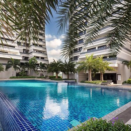 Meridin Medini Suite By Nest Home【Legoland】 Нусаджая Екстериор снимка